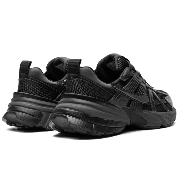 Nike V2K RunBlack Dark Smoke Grey New In Box Athletic Sneakers Size 7.5 Mens